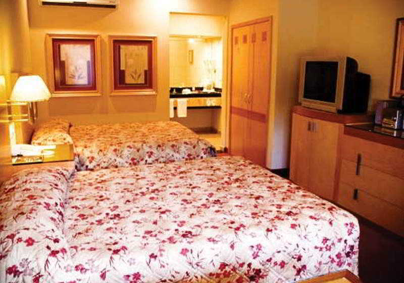 Hotel Plaza Las Quintas エルモシヨ 部屋 写真